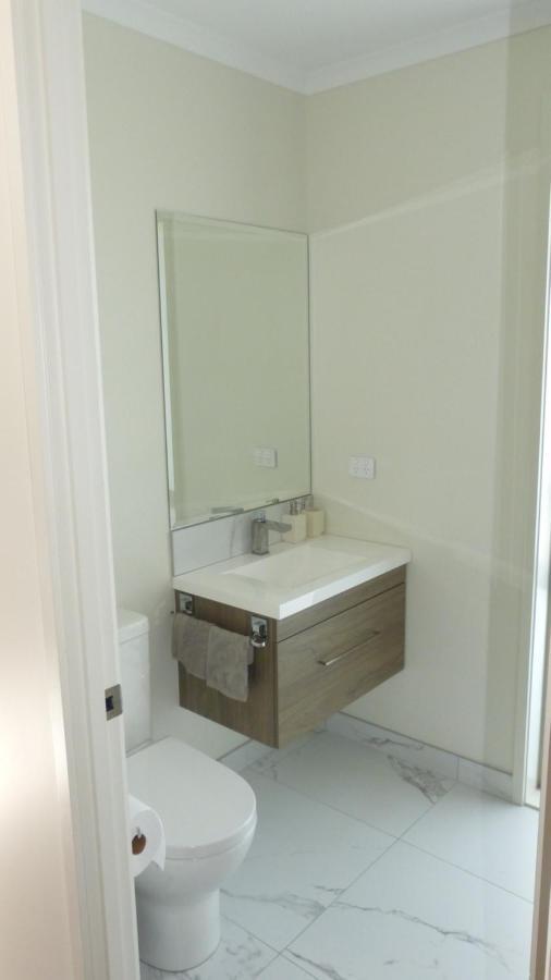 Modern Self Contained Apartment In Riverhead Екстер'єр фото